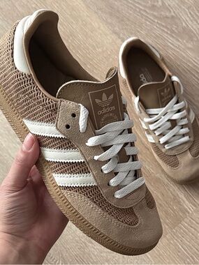 Adidas Gazelle Indoor Sneaker size women’s 7